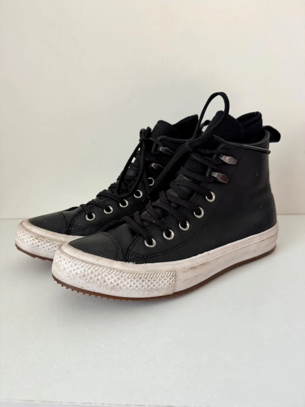 Converse Chuck Taylor All Star Waterproof Leather Boot High Top Black Women's 8 - Picture 2 of 9